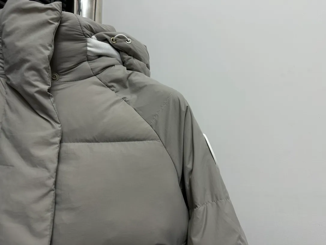 【𝗖𝗔𝗡𝗔𝗗𝗔 𝗚𝗢𝗢𝗦𝗘】 Series ： CORDURA ， Endura Luxe ， ， ； T ， ， 。 ： ， ， ， ， 。 White ， ， 。 ： Series ， 。 ： 。 Size：XS-L
